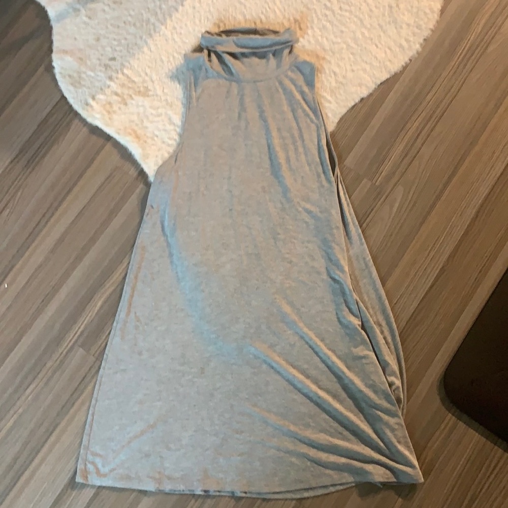 Sleeveless jersey dress mock neck